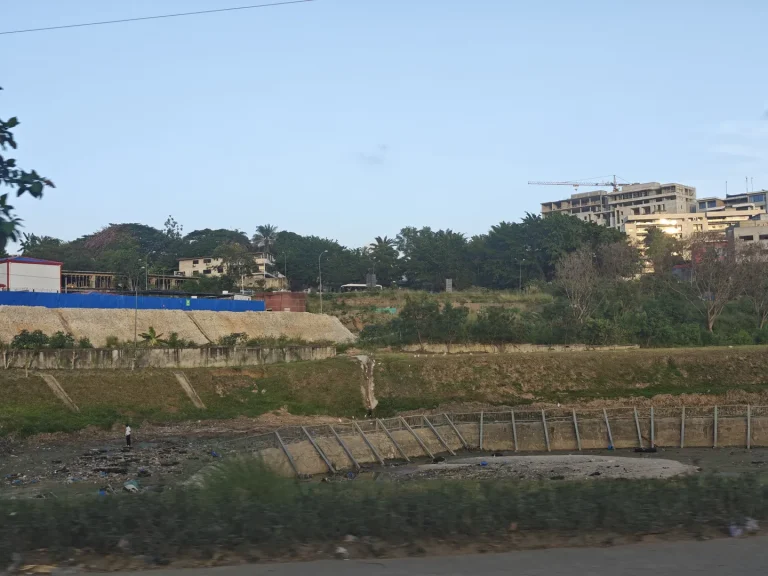 关于土地与未开发资产：非本地投资者最容易低估的风险边界